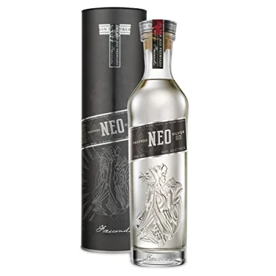 Image de Facundo Neo Premium Blended White Rum avec Étui Cadeau, jusqu’à 8 ans de Maturation sous les Tropiques en Fûts Chêne Blanc, Filtration au Charbon, 40 % vol., 70 cl/700 ml