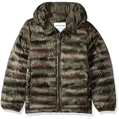 Image de Amazon Essentials Doudoune à Capuche Légère Compacte et Résistante L’Eau Garçon, Imprimé Motifs Camouflage, 6 7 Ans