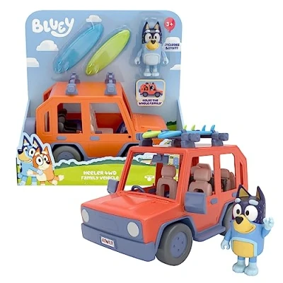 Image de Bluey Voiture 4X4 Véhicule Camion de Famille, avec Papa Bandit Alto Environ 8 cm et 2 Tables Surf, comme Vist en TV, pour Enfants à partir 3 Ans, BLY03000 Jeux Preziosis Multicolore