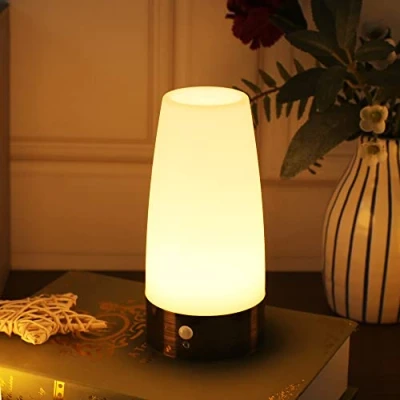 Image de WRalwaysLX lampe de table, veilleuse à LED rétro, chevet avec détecteur mouvement PIR sans fil, fonctionne 3 piles AAA 1,5 V, Plastique, Lumière blanche, Round…