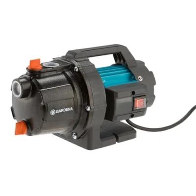Image de Gardena Pompe de jardin 3700/4 Basic: d&#039;arrosage, débit 3700 l/h, puissance 800 W, longue durée vie grâce à un arbre en inox, boîtier fonte, possibilité raccord arroseur (9010 47)