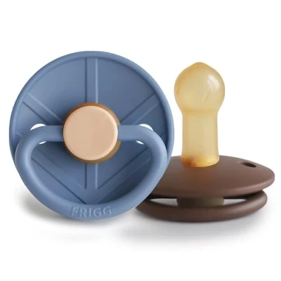 Image de FRIGG Little Viking Sucette en Latex Lot de 2 sucettes Caoutchouc Fabriqué au Danemark Sans BPA Tétine Cerise Symétrique (Ocean View/Cocoa, Taille (6 18 Mois))