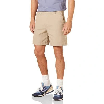 Image de Amazon Essentials Short Chino Confortable en Tissu Extensible, Entrejambe 18 cm, Coupe Classique Homme, Havane, 38W