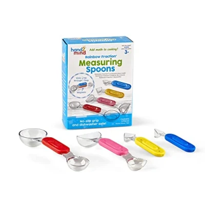 Image de Learning Resources verres doseurs Rainbow Fraction, jeu de 4 pour enfants, qualité alimentaire allant au lave vaisselle, avec base anti renversement et bec verseur, à partir 3 ans
