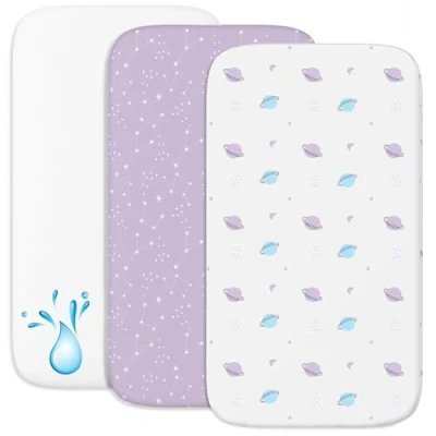 Image de Drap Housse Cododo (Set de 2) + 1 Protège Matelas Impermeable avec Elastique 3 en Taille 55x90 cm Compatible Berceaux, Lit Bebe pour Fille et Garçon Motif Espace