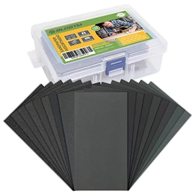 Image de BLOSTM Papier à Poncer Carrosserie 120 PCS 3 x 5,5 Pouces Abrasif Grain Assorti 60 3000 pour Bois et Métal (6 de Chaque) Comprend un Étui Compact