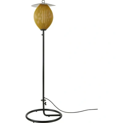Image de GUBI lampadaire d&#039;extérieur Satellite, IP65, noir/or moutarde