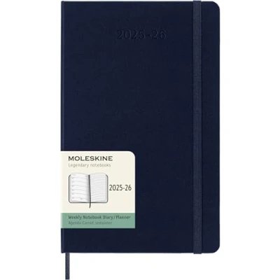 Image de Moleskine Weekly Planner 2025 2026, Agenda Hebdomadaire 18 Mois avec Espace pour Notes, Couverture Rigide et Fermeture Élastique, Format Large 13 x 21 cm, Couleur Bleu Saphir