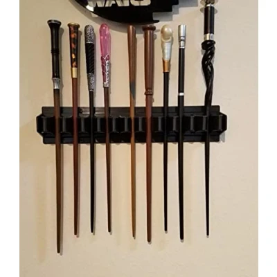 Image de AUXPhome Support de présentation en plastique décoratif pour 10 baguettes Harry Potter, Dumbledore, Hermoine, jumeaux Weasley (sans baguette)