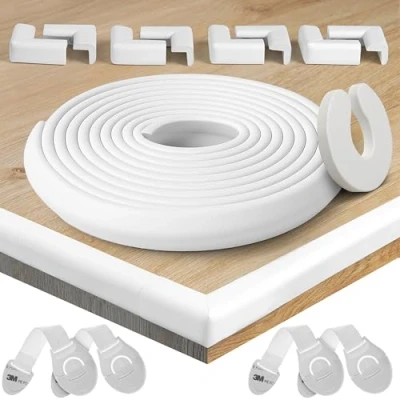Image de HAPPY CHLEA ® Protection d&#039;Angles et Rebords pour Bébés. Couverture Totale de 6,4 M avec Protège Angles 8 Coin. 1 Bloque Porte 4 Tiroirs. Kit Mousse Sécurité Meubles Enfants