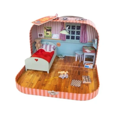 Image de Sam &amp; Julia Maison de souris à emporter Emmenez la valise partout Construisez vous même Contenu mallette : meubles en bois, ours peluche, linge lit fait main, feuilles