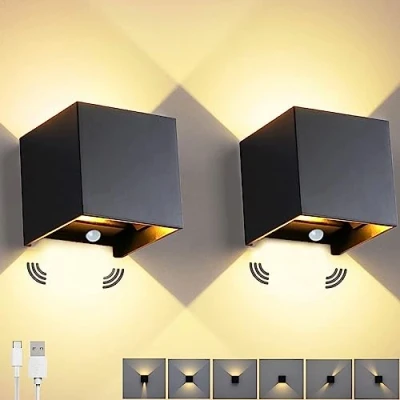 Image de Applique Murale LED Detecteur de Mouvement Appliques Murales Intérieure 6W 3000K, ​Up and Down Angle faisceau réglable, Lampe Sans Fil avec Port Charge USB Veilleuse Magnétique