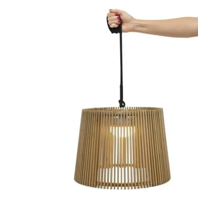 Image de newgarden Okinawa Lampe d&#039;extérieur et suspension portable sans fil avec lumière de 900 lumens LED chaude 3000 K. Fabriquée en fibres naturelles batterie rechargeable installation