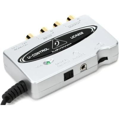 Image de Best Price Square USB Audio Interface, 2 in / Out UCA202 by BEHRINGER