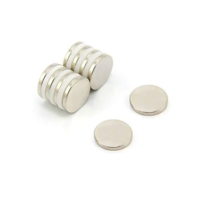 Image de Ultra High Performance N52 Neadyima Manget 15mm dia x 2mm D&#039;Épaisseur Put 2,4kg Pack de 10