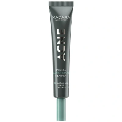 Image de Traitement Intensif Pores Et Imperfections