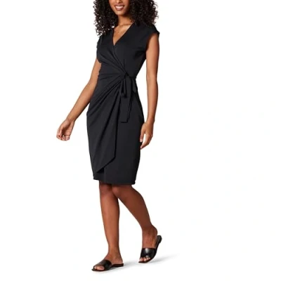 Image de Amazon Essentials Robe Cache cœur Classique, Manches Cape (Disponible en Grande Taille) Femme, Noir, M