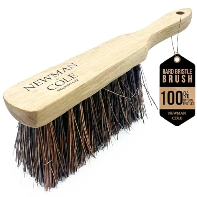 Image de Newman and Cole Brosses à main en bois naturel Choisissez entre une brosse poils durs et rigides ou douce avec naturels synthétiques (1 rigide Natural Bassine)