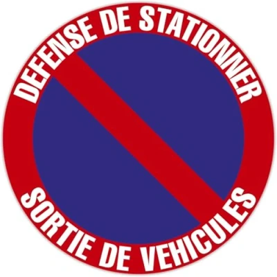Image de Exacompta Réf. 67109E 1 panneau rond DÉFENSE DE STATIONNER SORTIE VOTURES En PP traité anti dérapant et résistant aux UV Diamètre du : 20 cm coloris rouge bleu