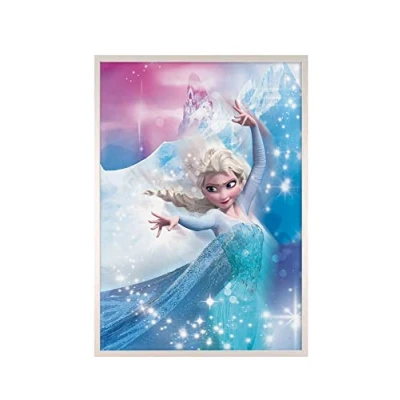 Image de Komar Cadre photo en bois blanc avec peinture murale La Reine des Neiges 2 Elsa Action Dimensions : 50 x 70 cm Décoration Disney