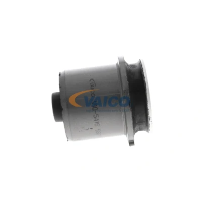 Image de VAICO V10 5416 Support d&#039;Essieu des deux côtés du pont arrière VOLKSWAGEN: Golf 7, 7 Variant