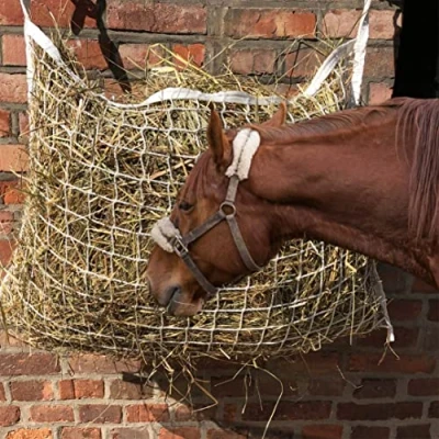 Image de Filet à foin rectangulaire Pour chevaux Blanc Maille serrée 3 x cm une durée de nourriture prolongée 70 80 Poids remplissage : 4,5 kg