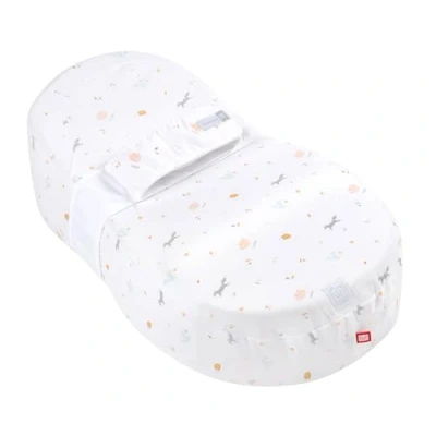Image de RED CASTLE, Cocon Ergonomique, Nid d&#039;ange, Confort, Limite les RGO, Facilite le transit, Développe la motricité et l&#039;éveil, Fabriqué en France, Tissu Oeko Tex, Fleur de coton, Happy fox