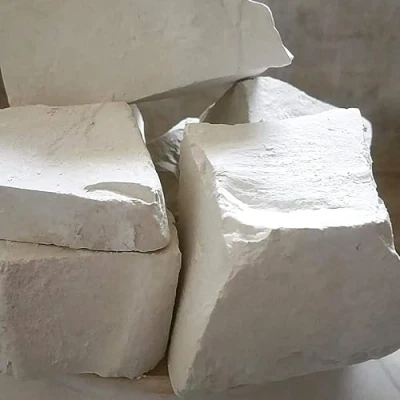 Image de VRINDAVANBAZAAR.COM Morceaux de craie indienne blanche 1 kg