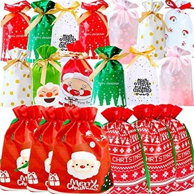 Image de KAHEIGN 46 Pièces Ensemble De Sacs Cadeaux à Cordon Noël, 10 Modèles 2 Tailles Noël Sac d&#039;emballage Cadeau Pack pour Enfants Les Vacances