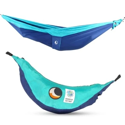 Image de Ticket to the Moon Fair Trade &amp; Artisanal 1 2 Pers. Léger Kingsize Hamac Bleu Roi/Turquoise pour Voyages, Camping, Jardin, XL 3.2 * 2.3m, 700g, Nylon en Soie De Parachute, Installation &lt; 1min