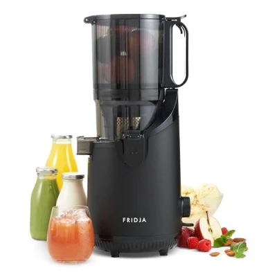 Image de Puissant se nourrir de fruits entiers masquating lecteur lent, une goulotte d&#039;alimentation 135 mm, 300W, du jus presse à froid, lait noix, Matt Black Fridja F2500
