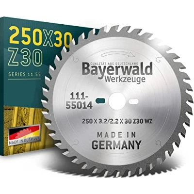Image de Bayerwald Lame de scie circulaire HM Ø 250 x 3,2 30 mm Nombre Dents = QW Série 11.55 alternées pour sections longitudinales et transversales dans les matériaux en bois/bois