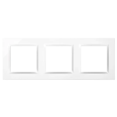 Image de Simon Cadre interrupteur mural, 3 éléments, compatible avec les mécanismes 10, adapté à l&#039;intérieur, facile assembler, bouton poussoir, et prise Schuko, Blanc