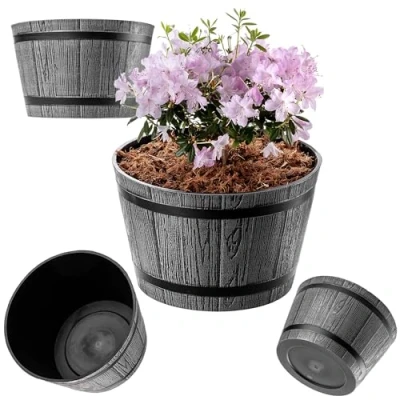 Image de KADAX Pot de Fleurs en Plastique pour l&#039;Intérieur et l&#039;Extérieur, Grand Cache avec Imitation Bois Design Élégant Forme Tonneau (30 cm, Gris foncé)