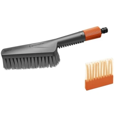 Image de Gardena Cleansystem Kit de lavage avec brosse à main S souple : pour surfaces sensibles &amp; recoins étroits, débit réglable, bâtonnets inclus un nettoyage efficace (18860 20)