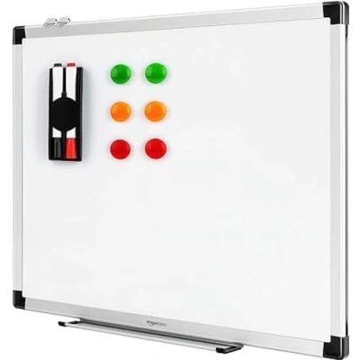 Image de Amazon Basics Tableau blanc magnétique avec cadre en aluminium et porte marqueurs Effaçable à sec, 60 cm x 45