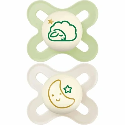 Image de MAM Original Start Night Lot de 2 tétines phosphorescentes pour nouveau né 0 à mois, livrées dans une boîte stérilisatrice, matériaux durables, unisexes (les motifs peuvent varier)