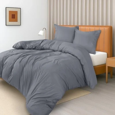 Image de Utopia Bedding Housse de Couette 200x200 cm avec 2 Taies d&#039;oreiller à Ourlet plissé 80x80 (Gris) Parure Lit Ensembles en Microfibre Brossée Douce
