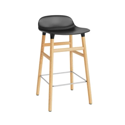 Image de Normann Copenhagen Chaise de bar Form Chair pieds en chêne noir