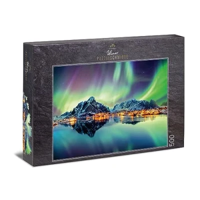 Image de Ulmer Puzzleschmiede Puzzle « Danse des lumières du Nord » Classique de 500 pièces norvégien avec aurores boréales dans Le Ciel Nocturne au Dessus Villages pêcheurs
