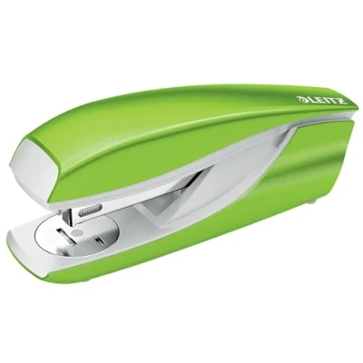 Image de Leitz Agrafeuse, Capacité 30 Feuilles, Corps en Métal Ergonomique, Agrafes Incluses, WOW, Vert, 50951054
