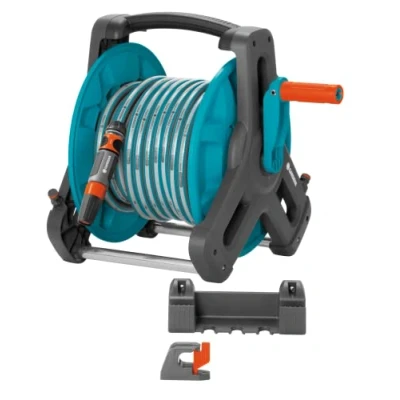 Image de Gardena Kit dévidoir mural Classic 50 : mobile, montage peu encombrant mais amovible à tout moment, avec tuyau de 20 m, lance multijets et différentes pièces (8009 20)
