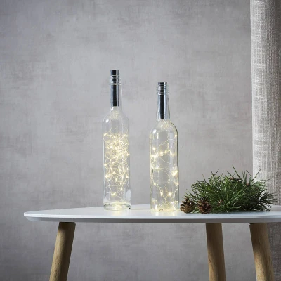 Image de Star Trading Chaîne lumineuse en fil de fer bouchon bouteille avec 40 LEDs, lumière blanc chaud, minuterie