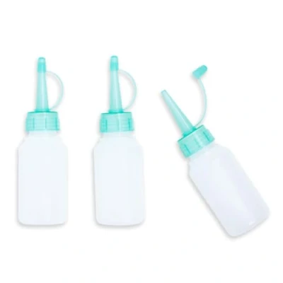 Image de Craftelier Lot de 3 bouteilles flexibles avec couvercle à vis et bouchon, applicateur pour colle, encres matériaux scrapbooking travaux manuels Dimensions : env. 12,5 x 3,5 cm Capacité 60