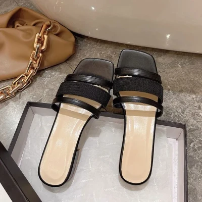 Image de Sandales simples à Bout ouvert pour femmes Talons bas carré Grande taille Mode Noir