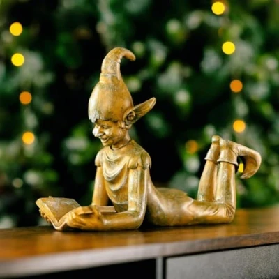 Image de Marco Paul Interiors Statue de table traditionnelle en forme d&#039;elfe avec finition peinte à la main Elfe qui lit sur pied Figurine festive métal pour Noël