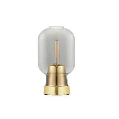 Image de Normann Copenhagen Lampe de table Amp gris laiton