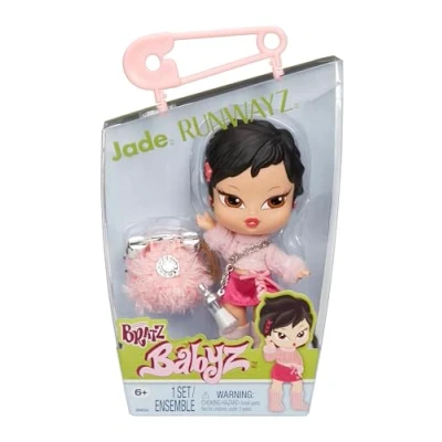 Image de Bratz Babyz Runwayz Poupée Jade 1 Mannequin à Collectionner avec une Tenue Élégante, Petite Mignonne un Collier Porte Clés Jouet Pour Enfants De 6 Ans et Plus