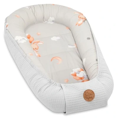 Image de Totsy Baby nid de bébé Nouveau né Cocon 90x50 cm Fait Main Double Face en Coton piqué gaufré endormi Lapin