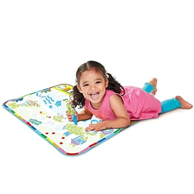 Image de AquaDoodle Tomy Tapis Mes 1ères Découvertes, De Dessin Ã Eau, Coloriage Géant, D&#039;Ã‰Veil Et Educatif avec Stylo, Adapté Aux Enfants Dès 18 Mois, Multicolore